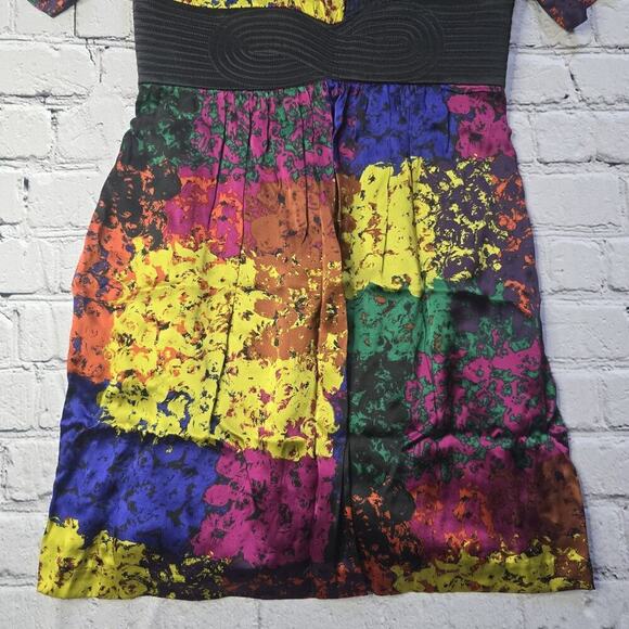 Trina Turk 100% Silk Shanghai Rainbow Thick Waistline Short Sleeve Dress Size 10 - Picture 5 of 13